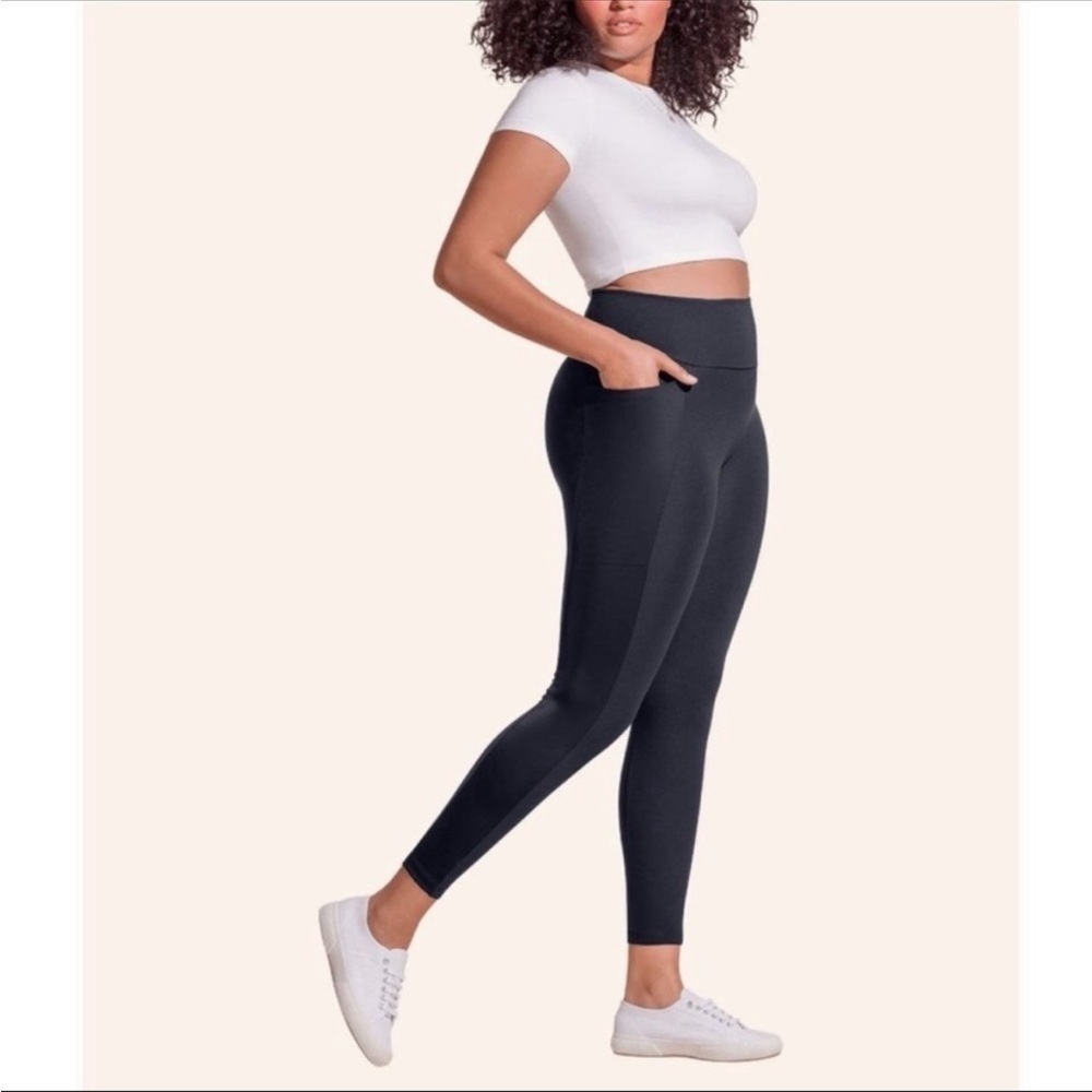 Honeylove black leggings with pockets - Picture 2 of 8